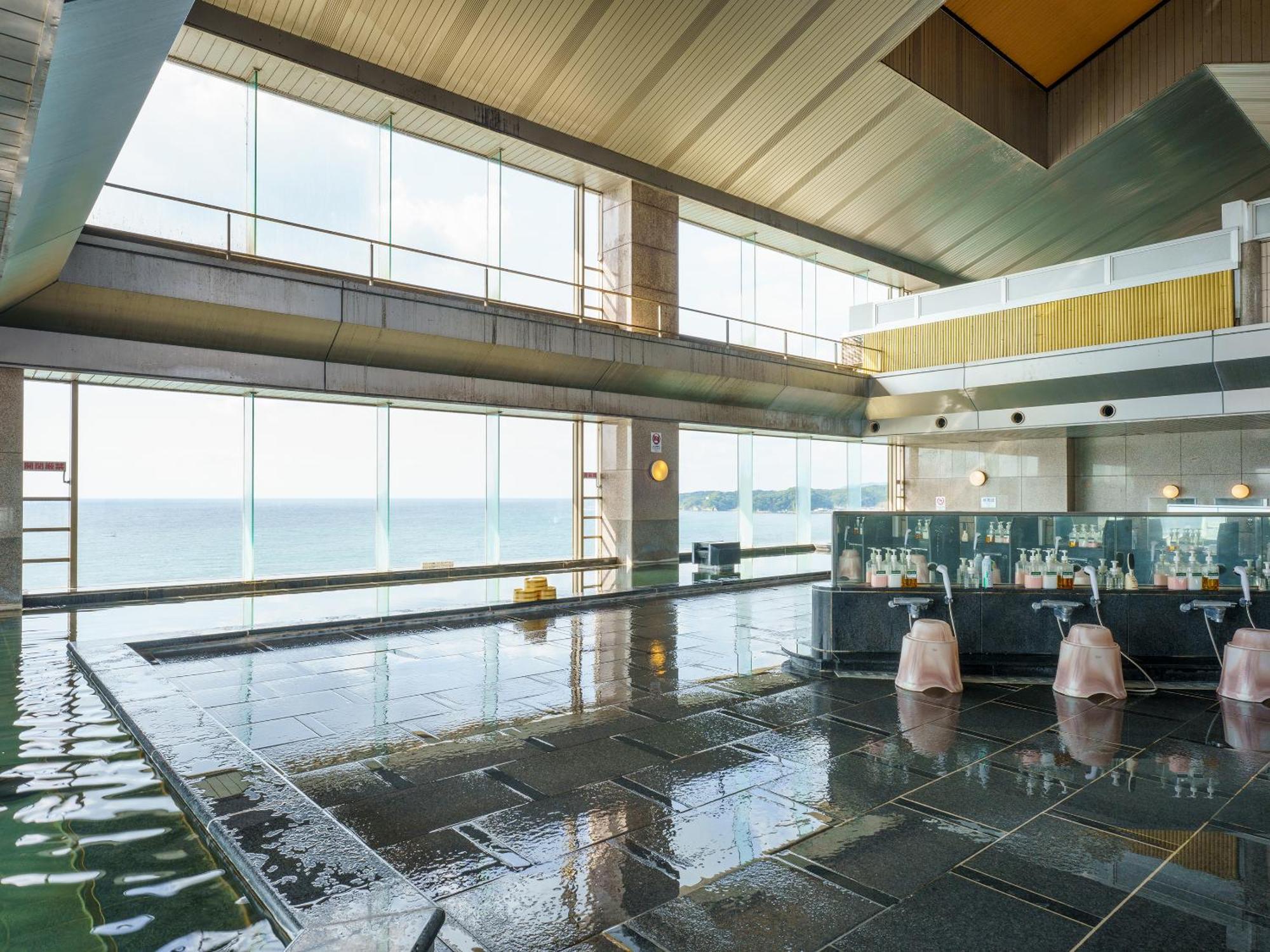 Mikazuki Sea-Park Hotel Katsuura Кацуура Экстерьер фото